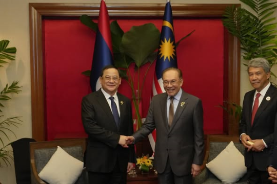 Laos, Malaysia Prime Ministers Hold Bilateral Talks
